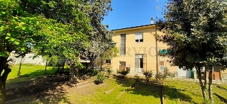 zoom immagine (Casa singola 200 mq, soggiorno, 2 camere, zona Sannazzaro Dè Burgondi)