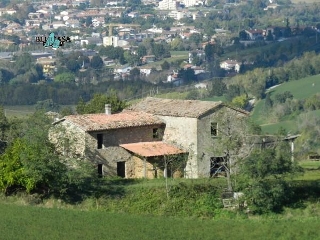 zoom immagine (Rustico 250 mq, soggiorno, 3 camere, zona San Colombano)