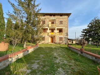 zoom immagine (Casa singola 380 mq, soggiorno, più di 3 camere, zona Sanfatucchio)