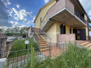 zoom immagine (Appartamento 75 mq, soggiorno, 2 camere, zona Castiglione del Lago - Centro)