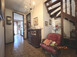 zoom immagine (Appartamento 120 mq, soggiorno, 3 camere, zona San Domenico)