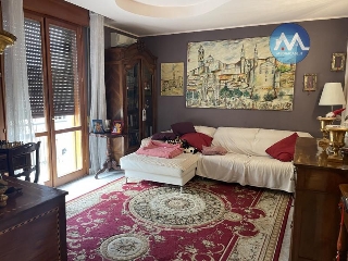 zoom immagine (Bifamiliare 100 mq, soggiorno, 3 camere, zona Villa Ceccolini)