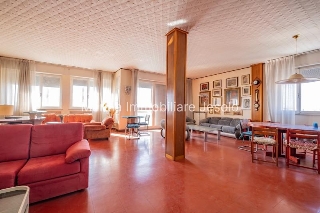 zoom immagine (Appartamento 220 mq, soggiorno, 4 camere, zona Piazza Mazzini)
