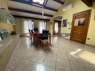zoom immagine (Casa singola 350 mq, soggiorno, 6 camere, zona Adria - Centro)