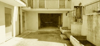 zoom immagine (Appartamento 120 mq, soggiorno, 3 camere, zona Ponte Degli Angeli - Santa Lucia - San Pietro)