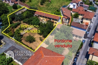zoom immagine (Casa singola 219 mq, soggiorno, 2 camere, zona Chieri - Centro)
