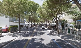 zoom immagine (Negozio 150 mq, zona Piazza Nember)
