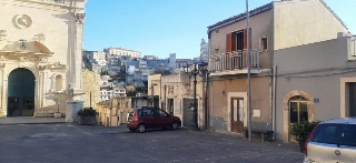 zoom immagine (Casa singola 100 mq, soggiorno, 2 camere, zona Monterosso Almo - Centro)