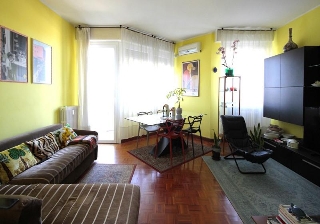 zoom immagine (Appartamento 105 mq, soggiorno, 2 camere, zona Riccione - Centro)