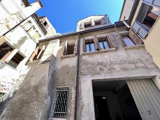 zoom immagine (Casa singola 264 mq, soggiorno, 5 camere, zona Chioggia - Centro)