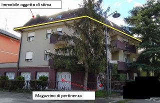 zoom immagine (Appartamento 215 mq, soggiorno, 3 camere, zona Rovigo)