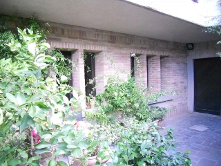 zoom immagine (Casa singola 710 mq, soggiorno, 3 camere, zona Convento delle Grazie)