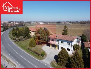 zoom immagine (Casa singola 465 mq, soggiorno, 5 camere, zona Cervignano del Friuli)
