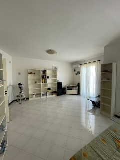 zoom immagine (Appartamento 151 mq, soggiorno, 2 camere, zona Sampieri)