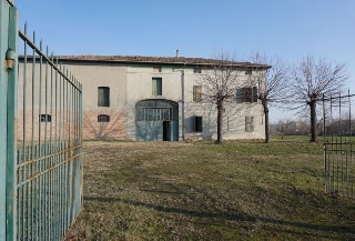 zoom immagine (Rustico 343 mq, soggiorno, più di 3 camere, zona Cortile San Martino (Moletolo))
