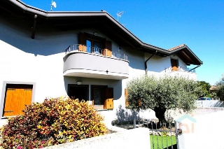 zoom immagine (Casa a schiera 120 mq, soggiorno, 2 camere, zona Trivignano Udinese)