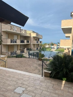 zoom immagine (Appartamento 60 mq, soggiorno, 2 camere, zona Pineto)